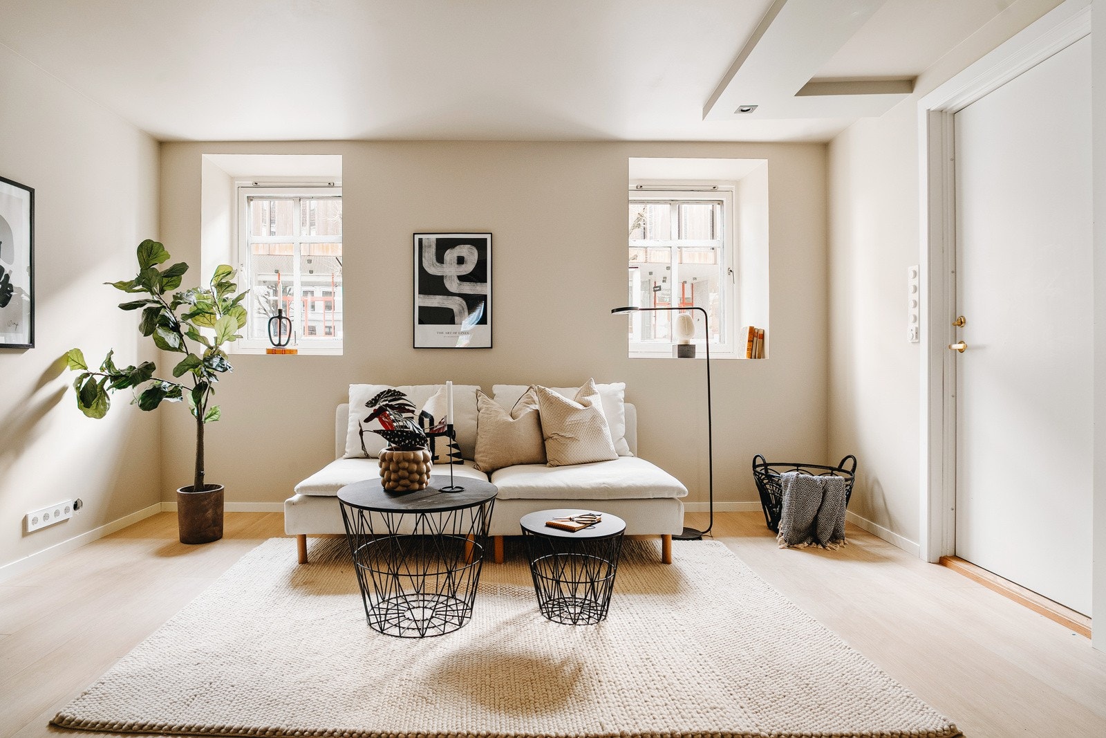 Helt nye overflater, bærekonstruksjon og gulv. Det er gulvvarme i alle rom! Galleribilde