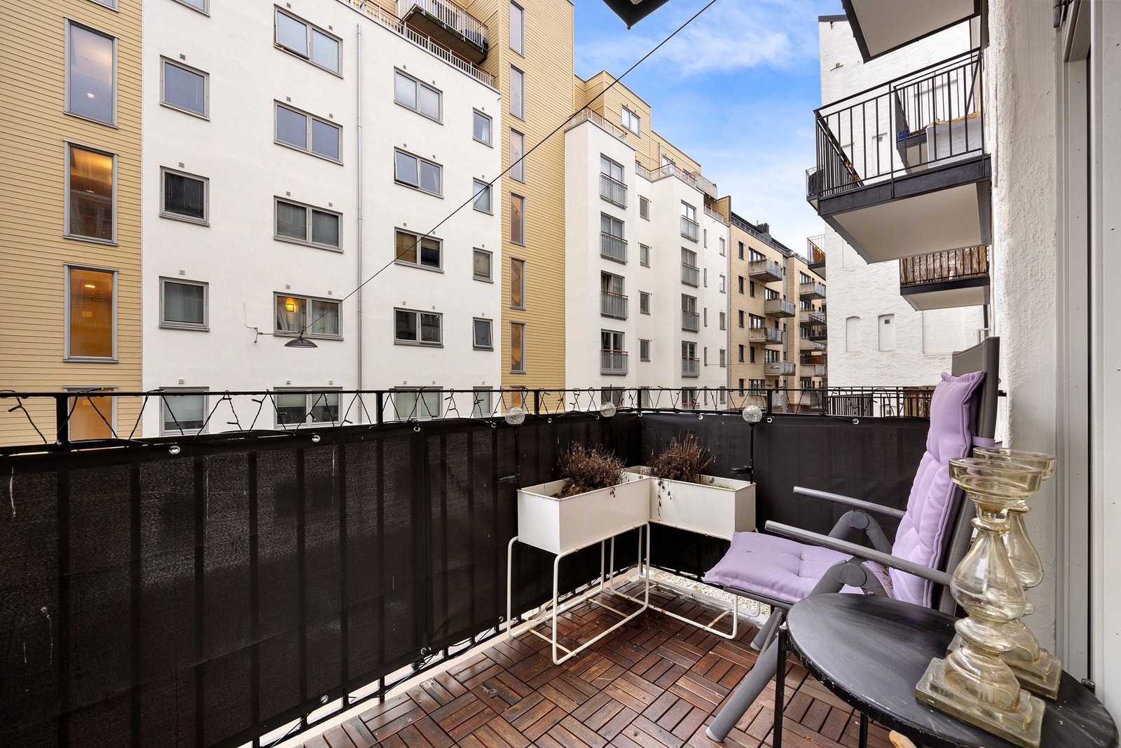 Vestvendt balkong vendt mot gågate. Galleribilde