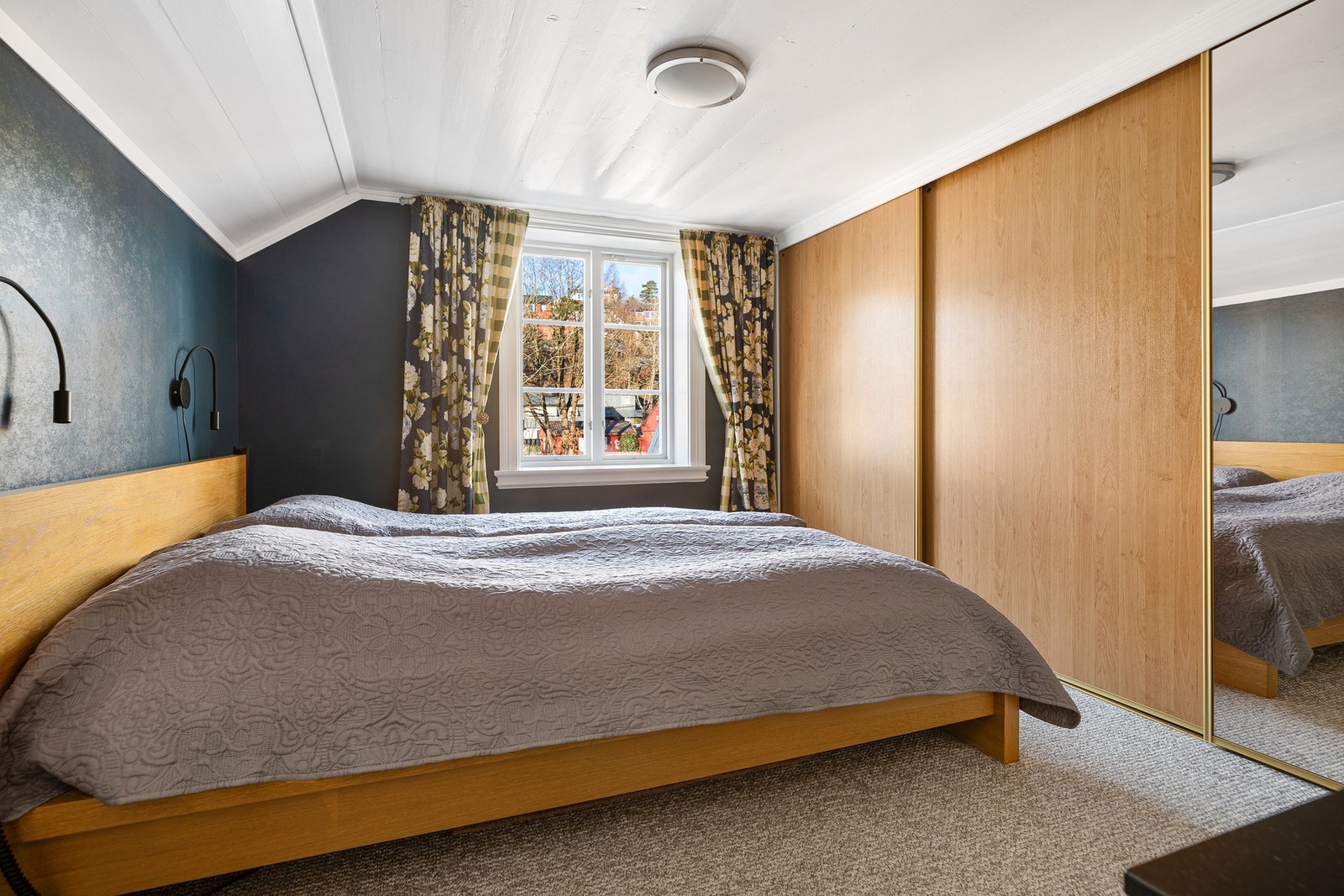 Soverom 3 har også en god størrelse. Her er det også en romslig innebygget garderobe. Galleribilde