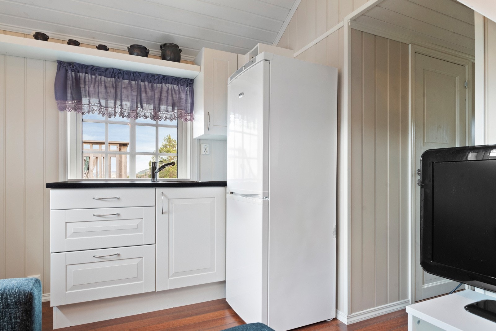 Annekset har forøvrig eget kjøkken, bad, stue og hems. Galleribilde