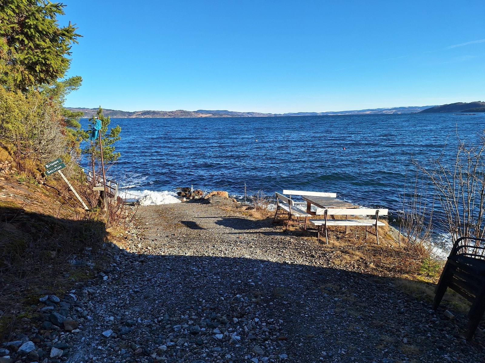 Båtrampe nedenfor båtbodene. Galleribilde
