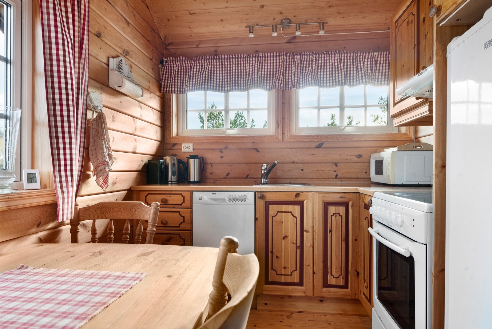 Mekanisk avtrekk over kokeplass. Galleribilde