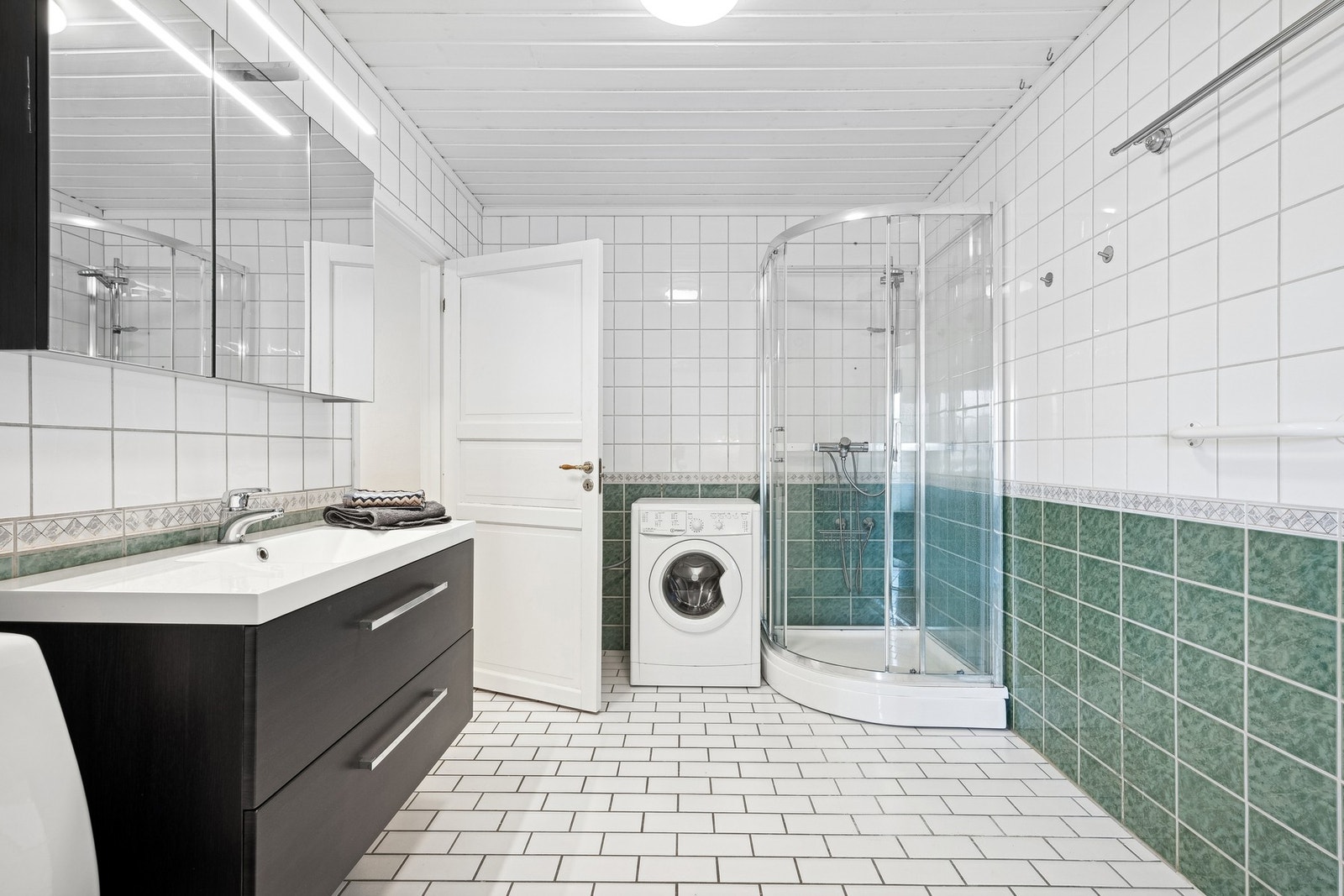 Baderommet er av eldre dato, men fungerer godt. Galleribilde