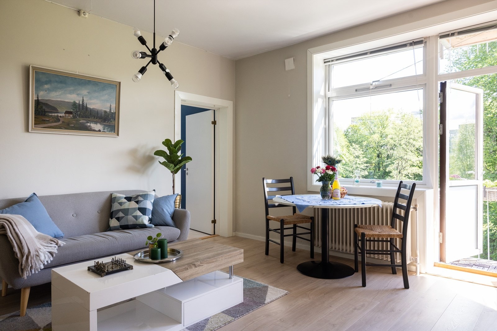 - Generøs takhøyde på ca. 2,68 meter - Galleribilde