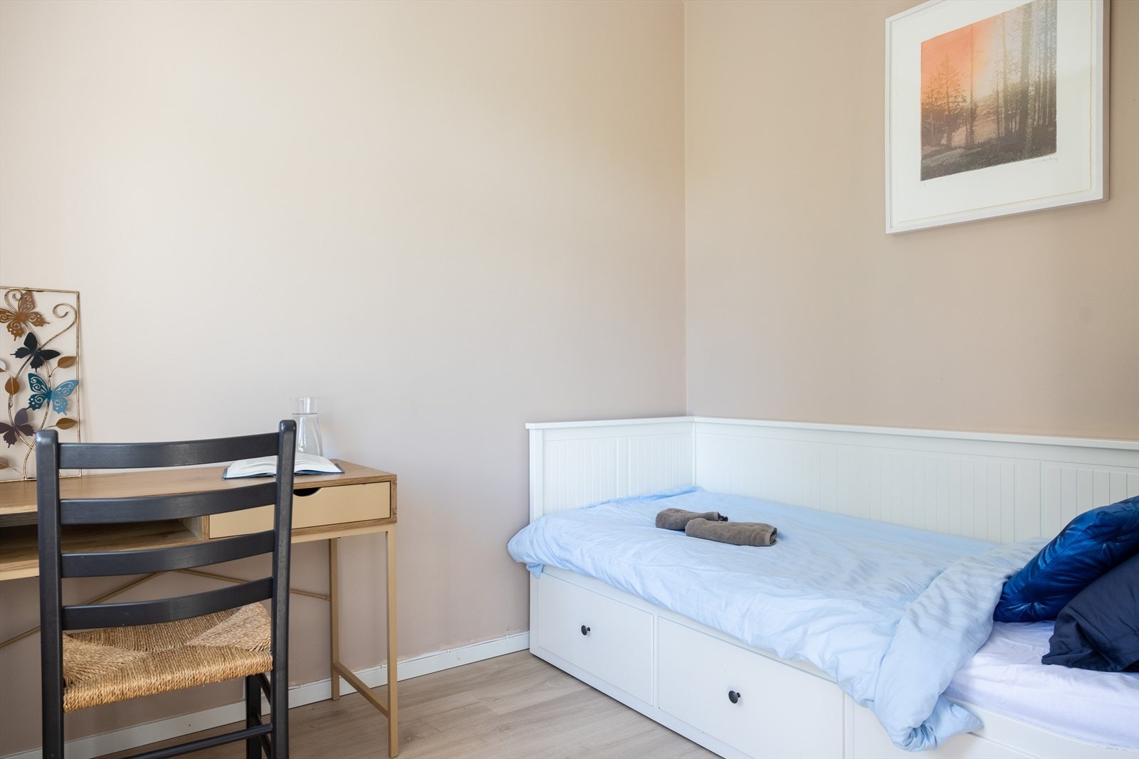 - Soverom to er også av god størrelse og har plass til seng og garderobeskap - Galleribilde