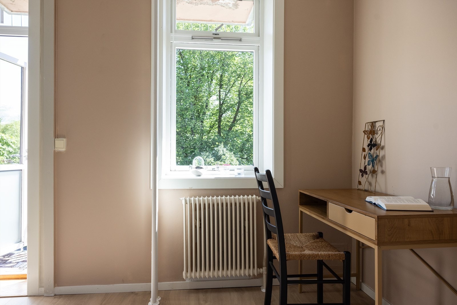 - Rommet fungerer utmerket som gjesterom eller hjemmekontor - Galleribilde