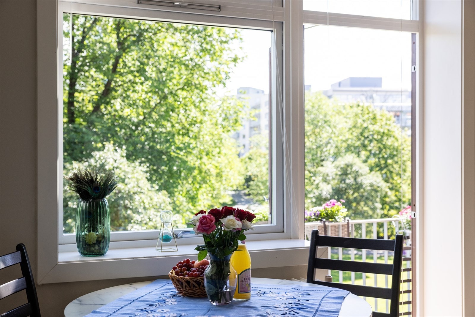 - Fra stuen er det utgang til balkong - Galleribilde