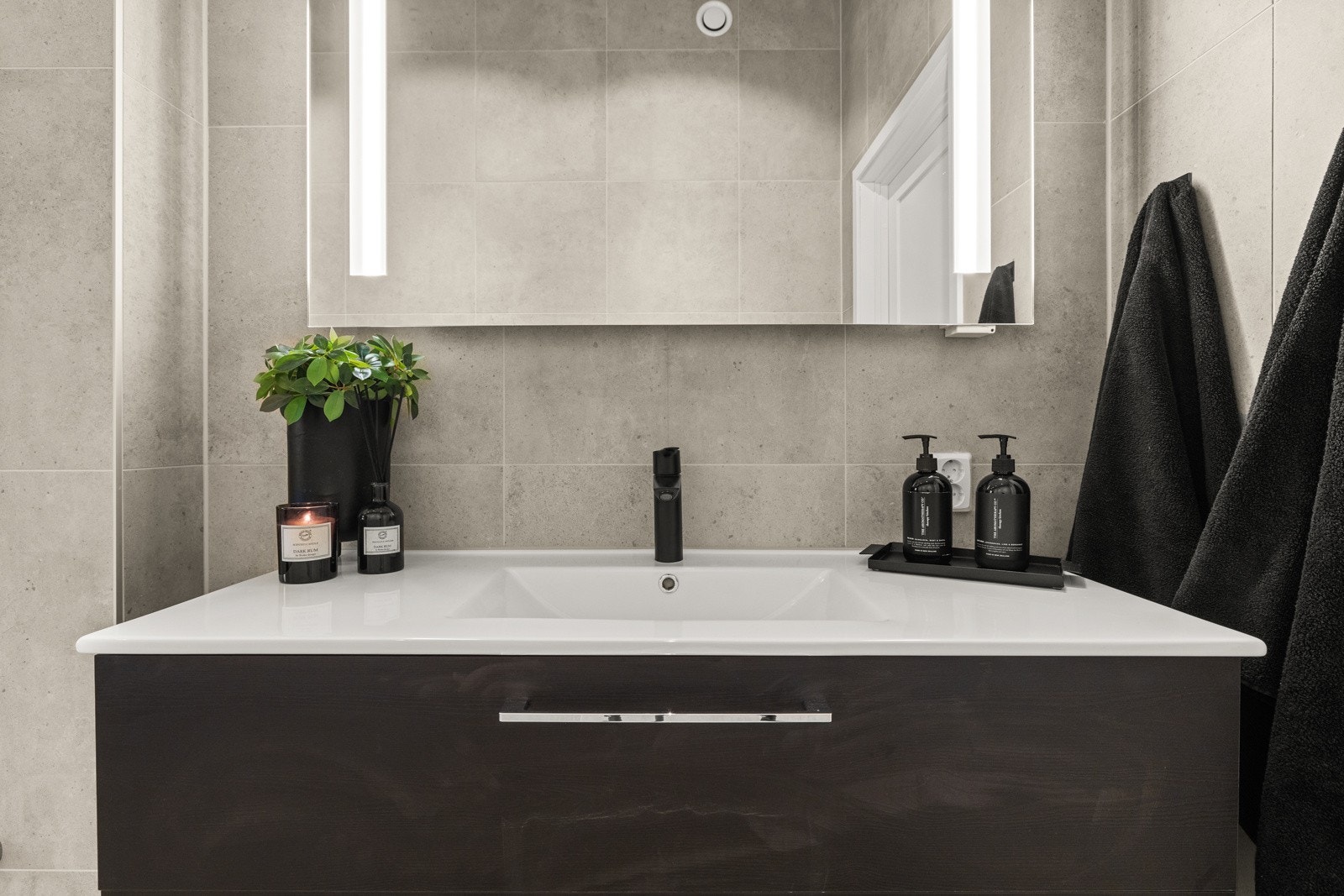 Moderne barderomsinnredning Galleribilde