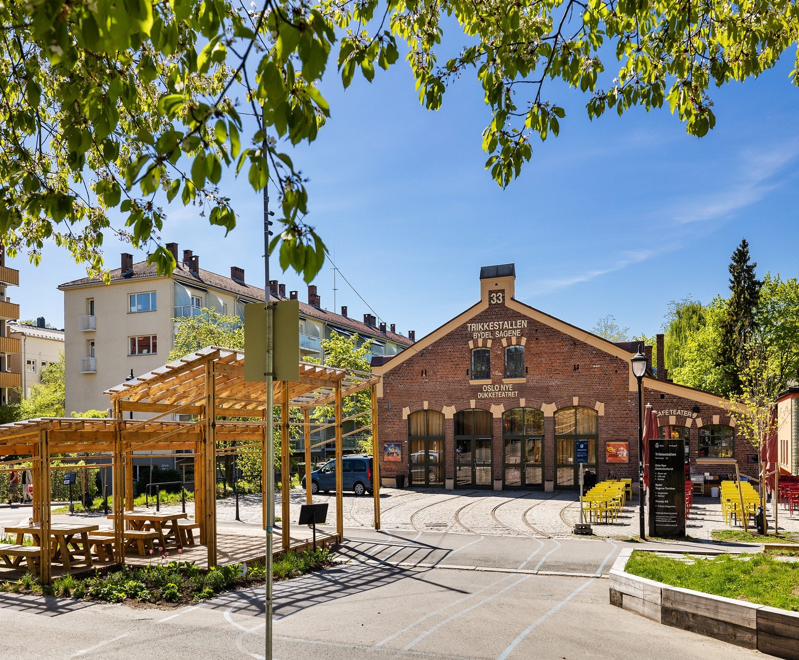 Trikkestallen har sol hele dagen! Galleribilde