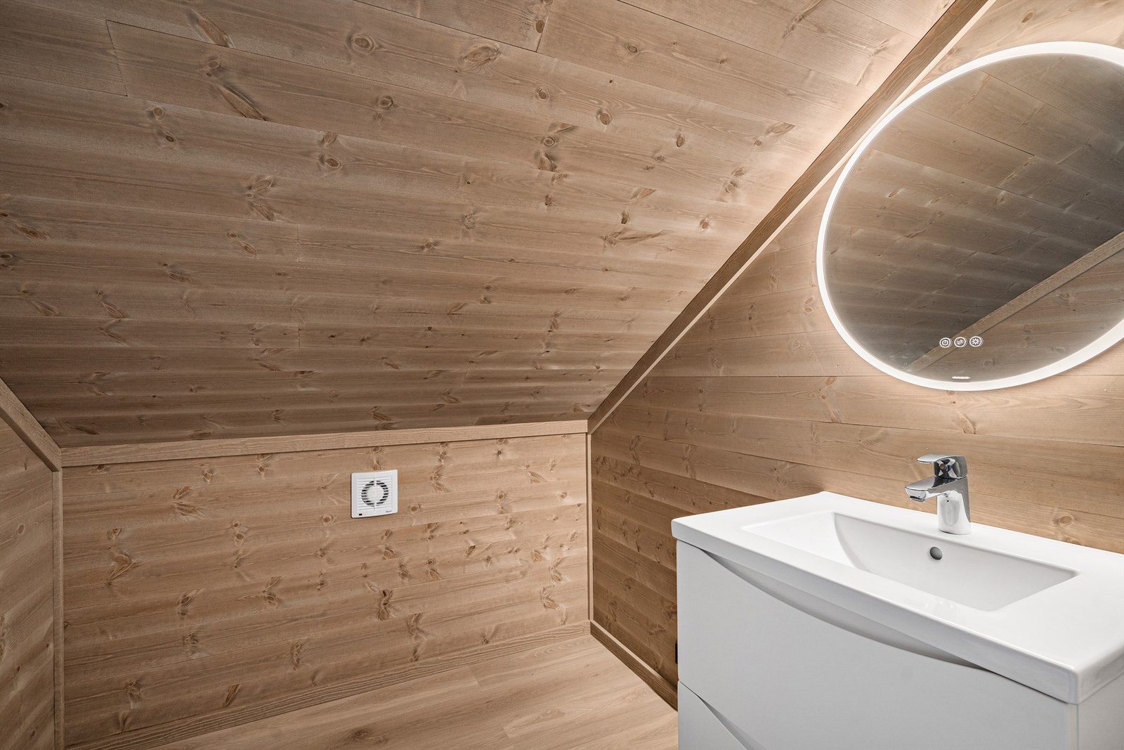 Bad 2.etg med wc og vask Galleribilde