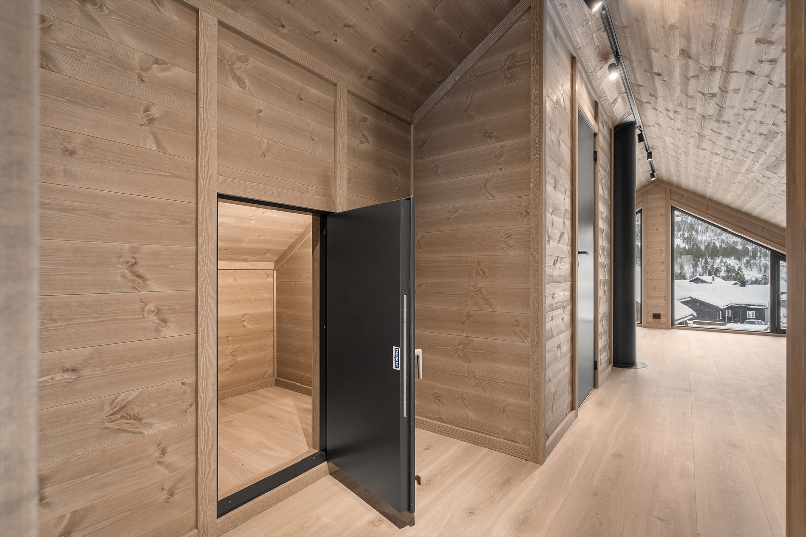 Bod på loft Galleribilde
