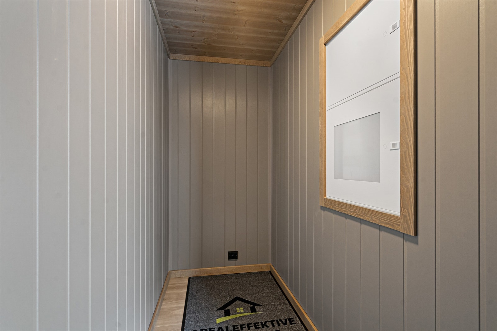 Utvendig skibod Galleribilde