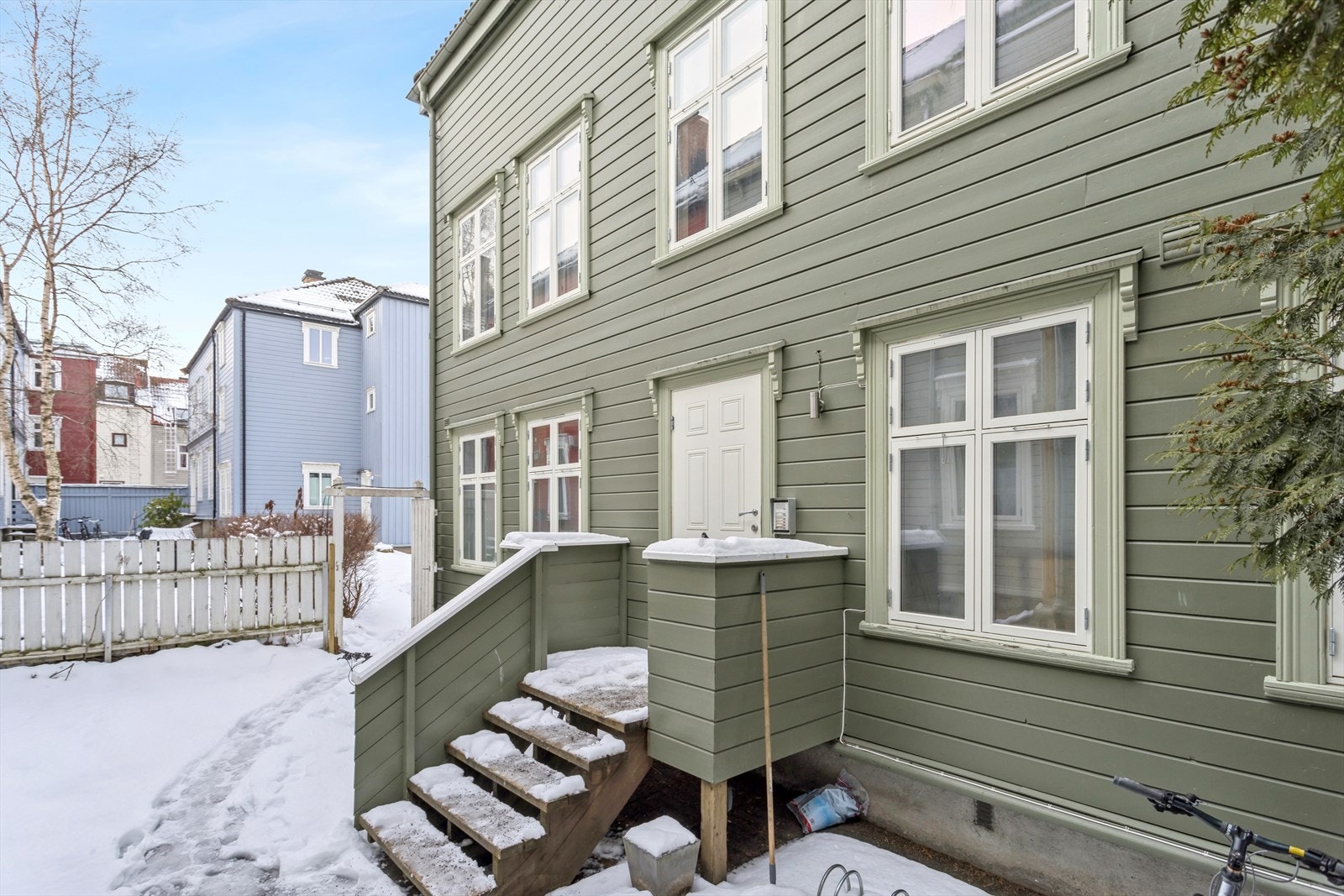 Her bor du i et sjarmerende og ettertraktet område med kort vei til alt du trenger i hverdagen. Galleribilde