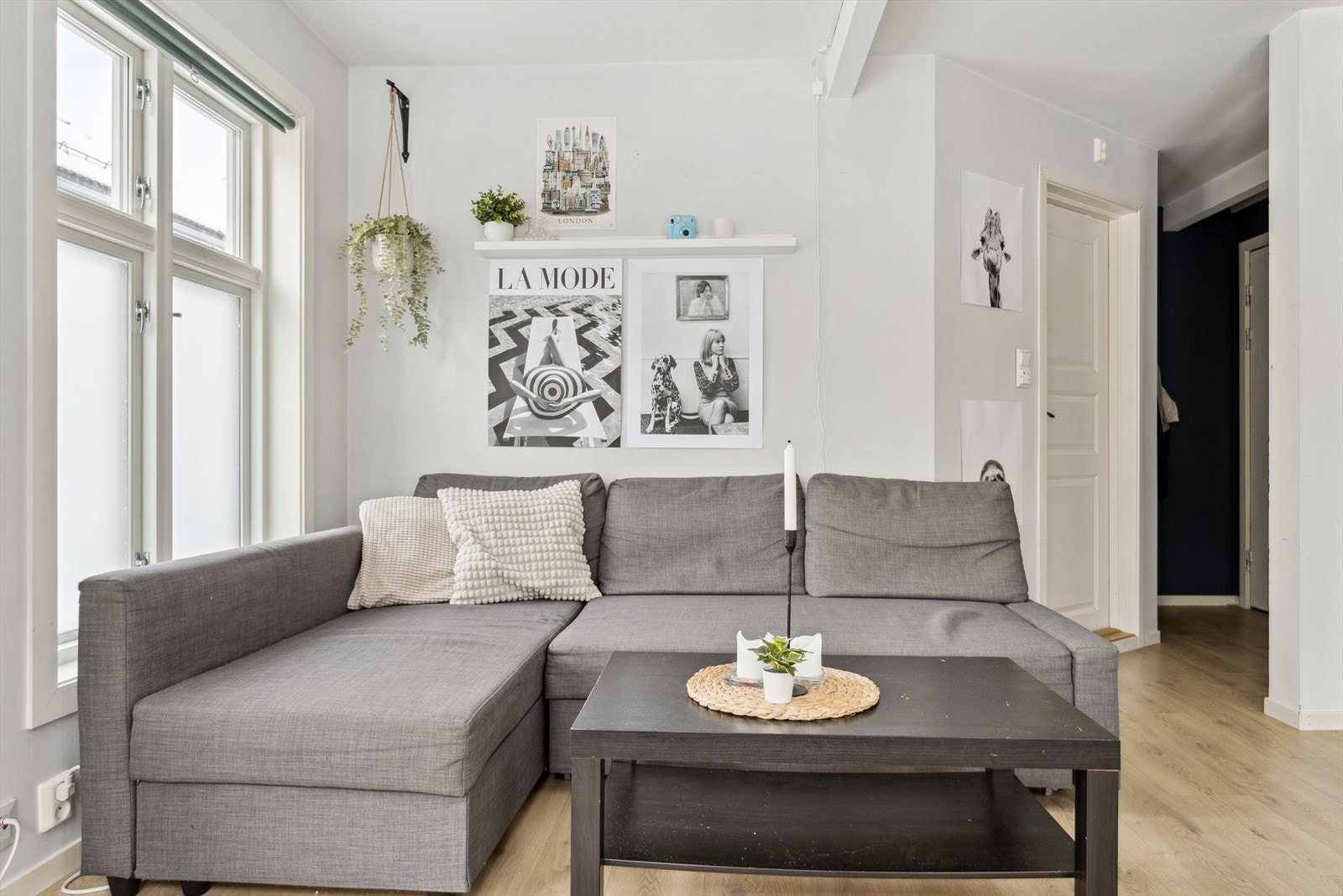 Kun få minutters gange fra boligen finner du dagligvarebutikker som Rema 1000 Møllenberg og Coop Extra Rosenborg. Galleribilde