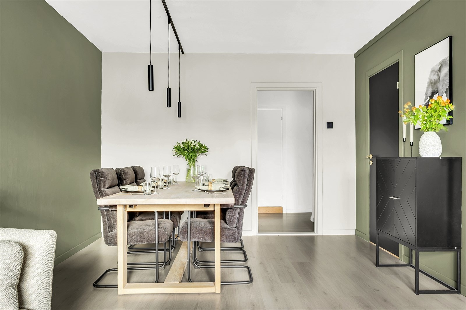 Hit kan du fint invitere over både venner og familie på et bedre måltid. Galleribilde