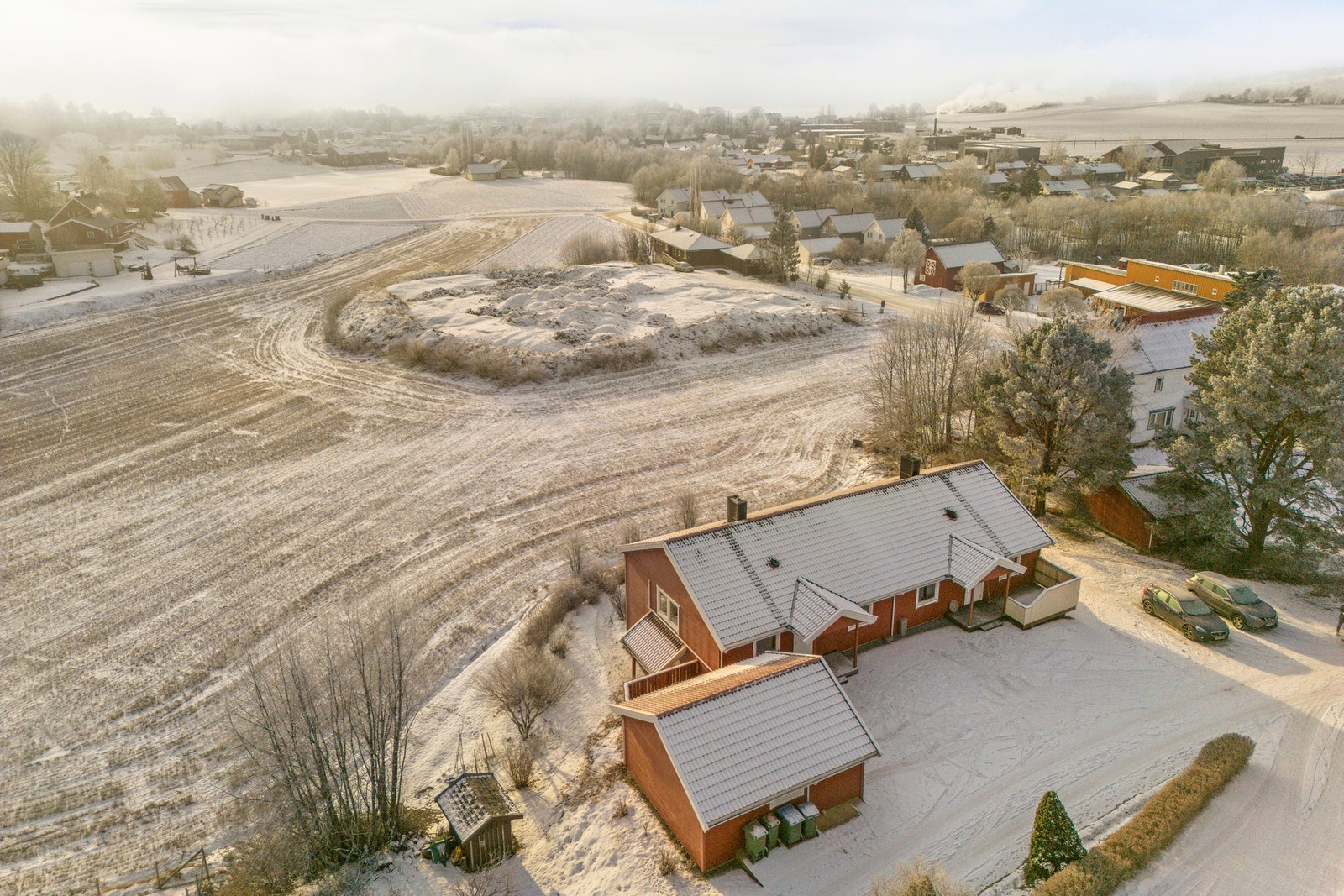 Kort vei til skole, idrettsanlegg og sentrumsfunksjoner. Galleribilde