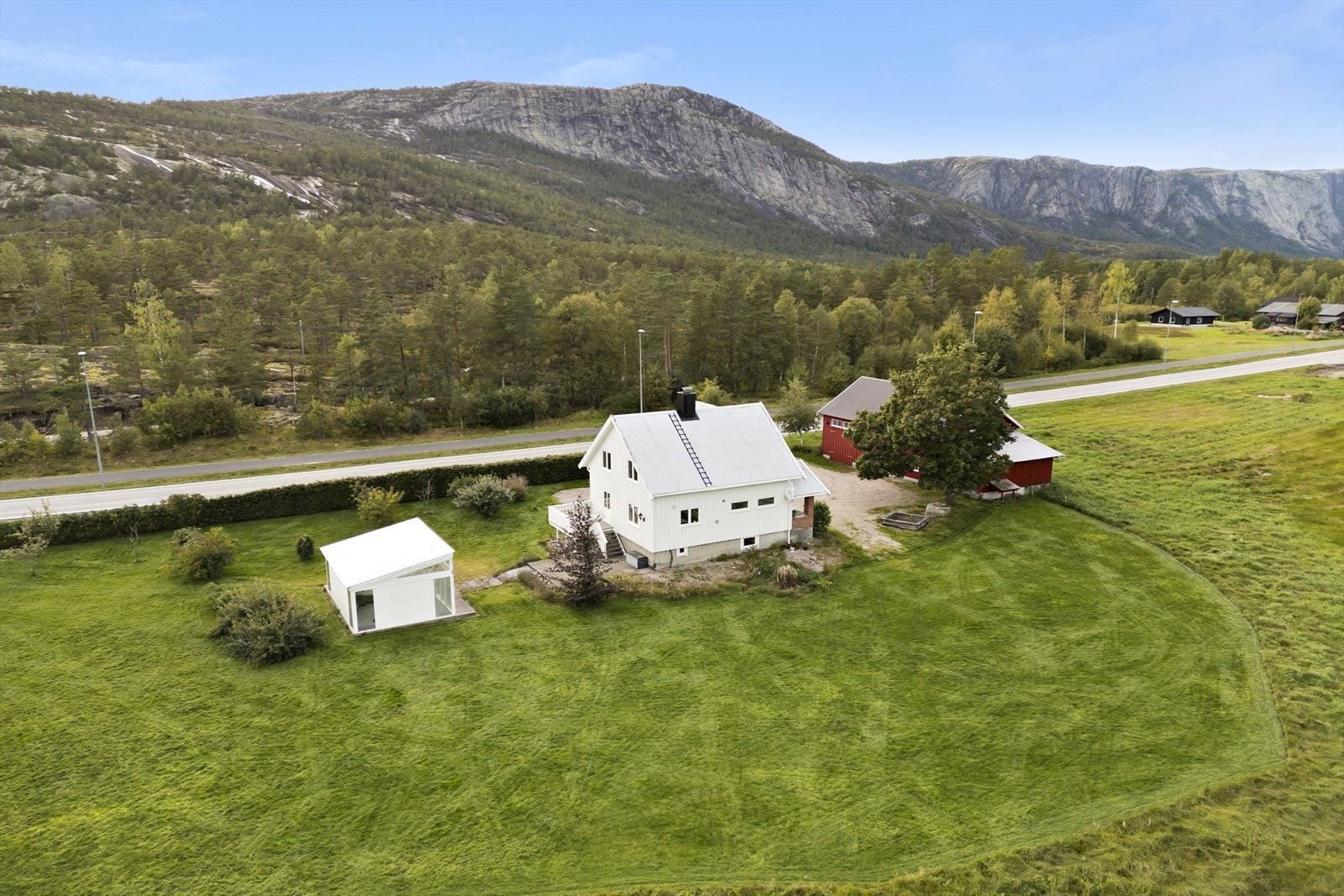 Stor og slett plen Galleribilde