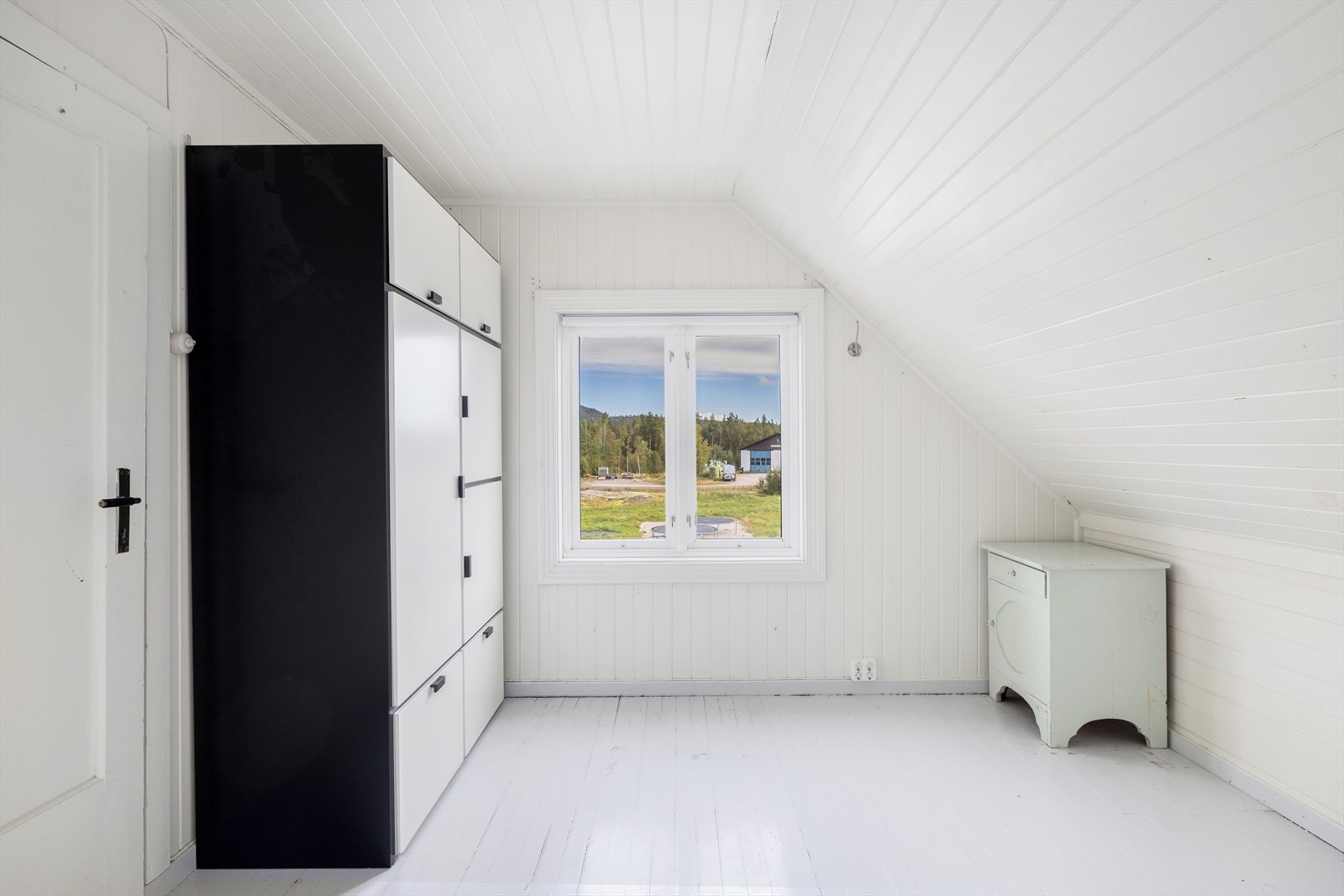 Soverom 2 - med garderobeskap Galleribilde