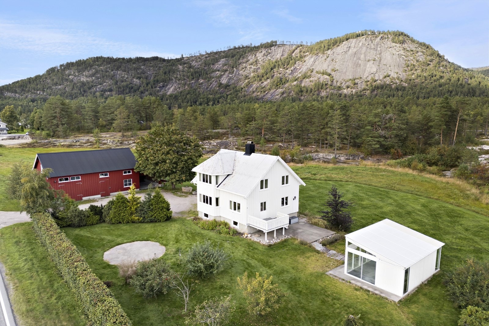 Nordvik v/Daniel Høyer Oland presenterer Treungvegen 235! Galleribilde