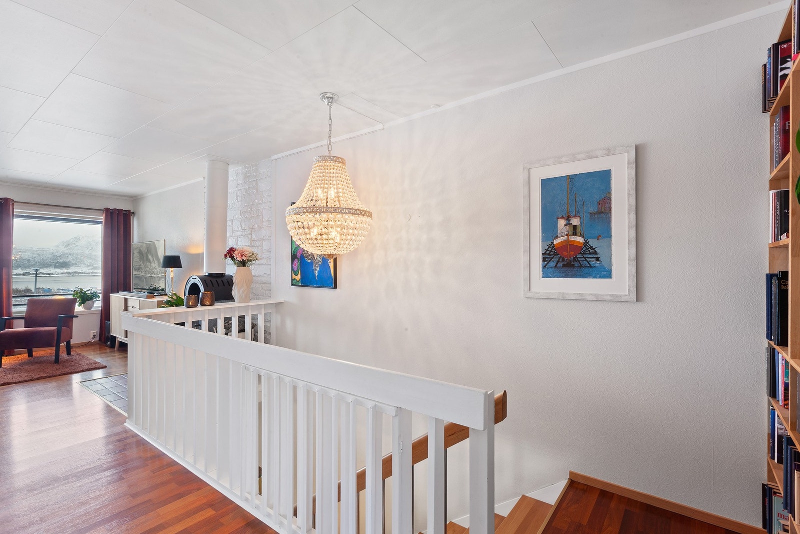I 2.etasjen ligger boligens stue og kjøkken. Galleribilde