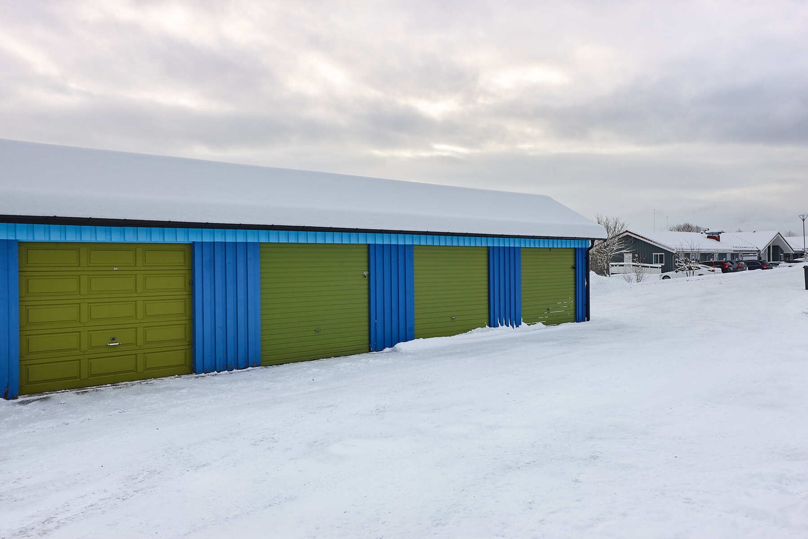 Det er også tilhørende garasje med gode parkeringsmuligheter. Galleribilde