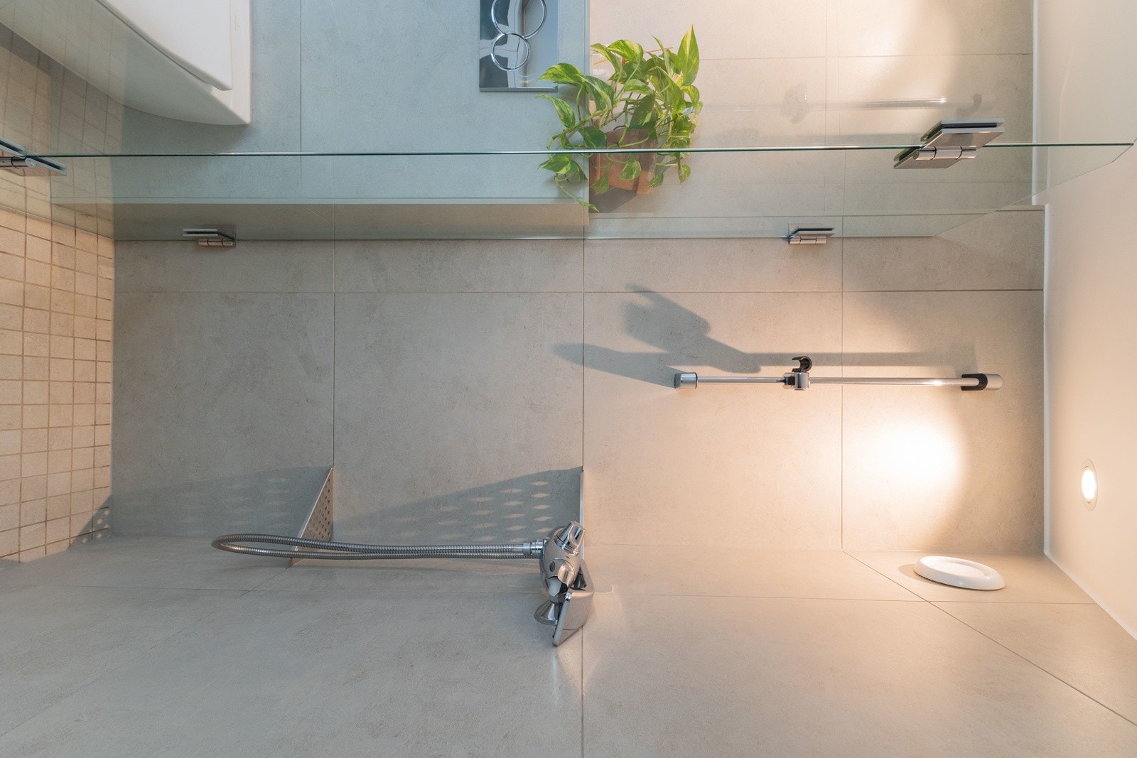 Svingbar dusjvegg Galleribilde