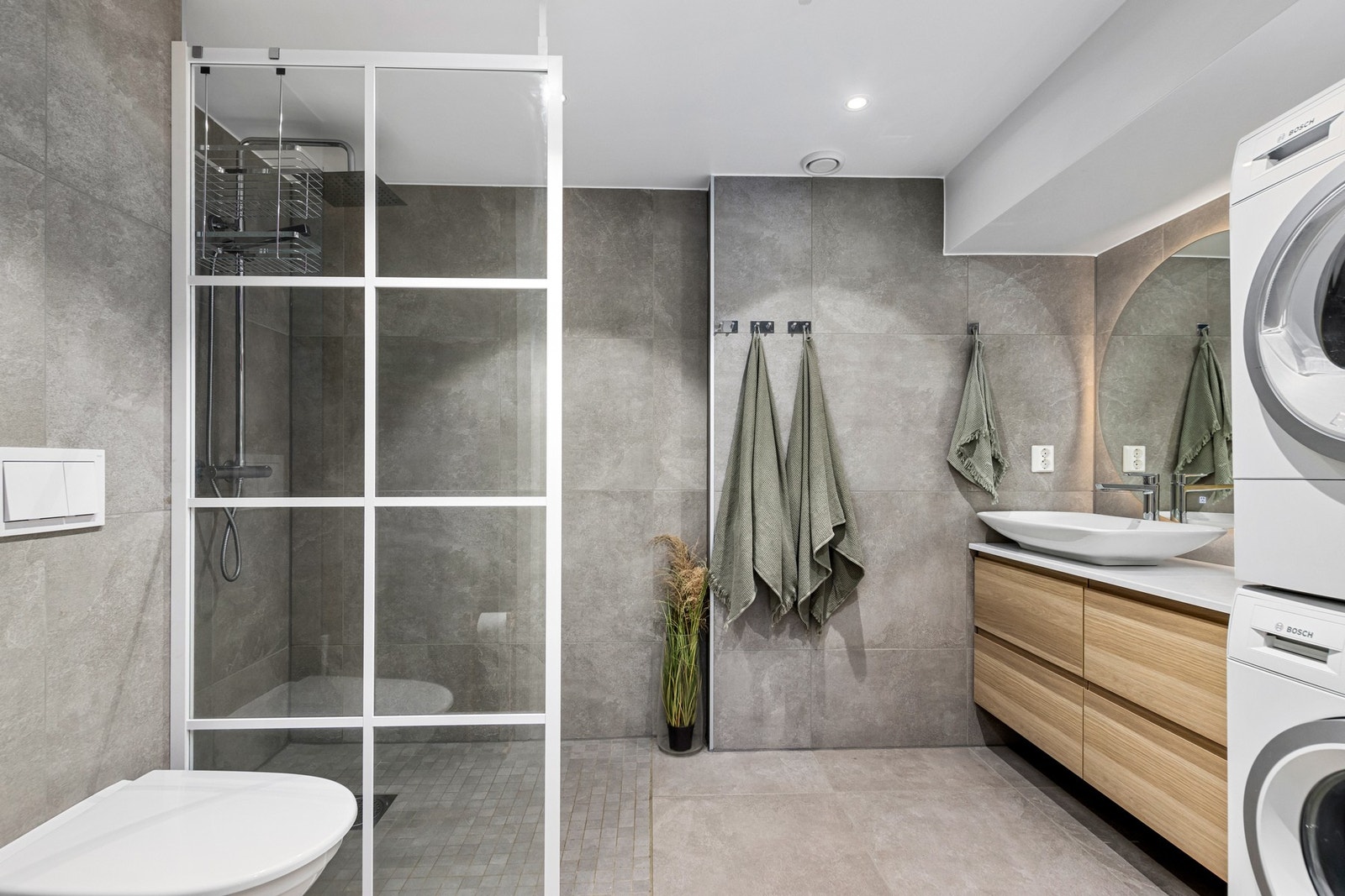 Nyrenovert bad/vaskerom. Alt ordnet av fagfolk. Galleribilde