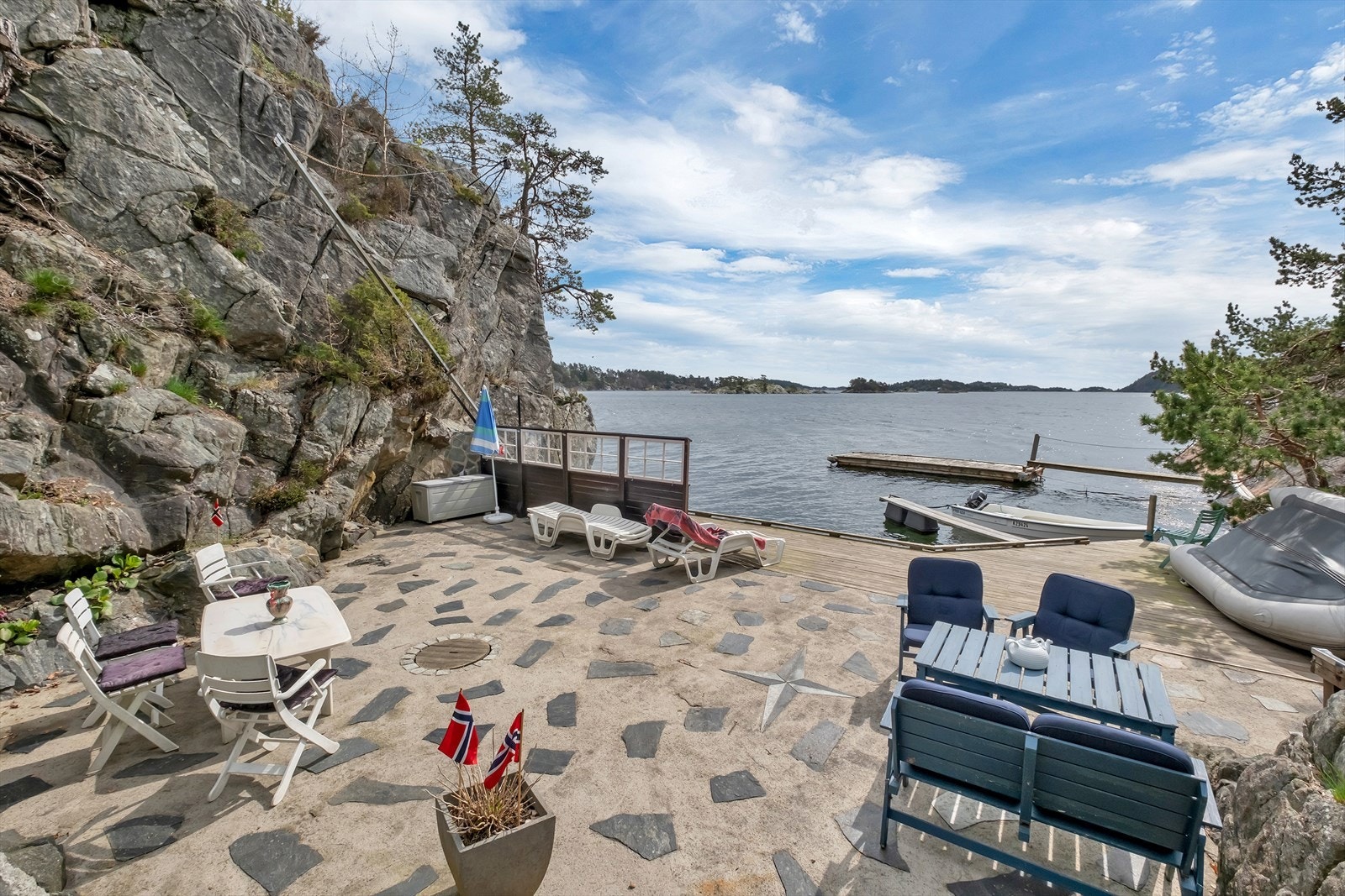 Unik eiendom med lang strandlinje og 2 brygger Galleribilde