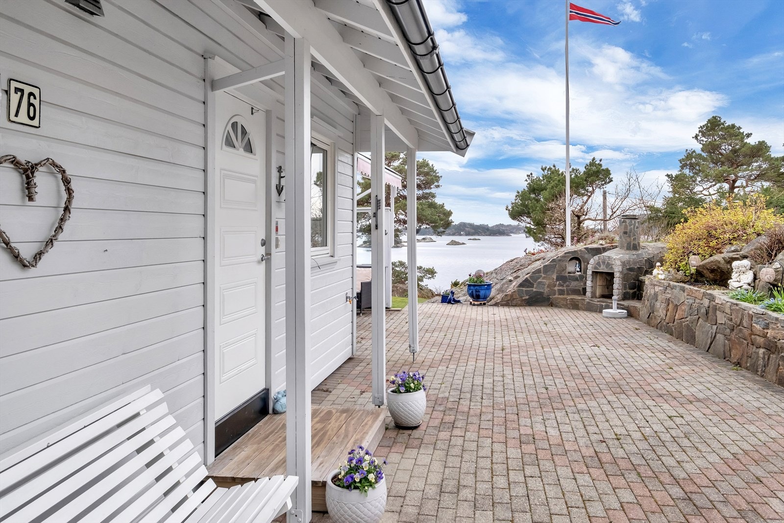 Inngangsparti med beleggningsstein Galleribilde