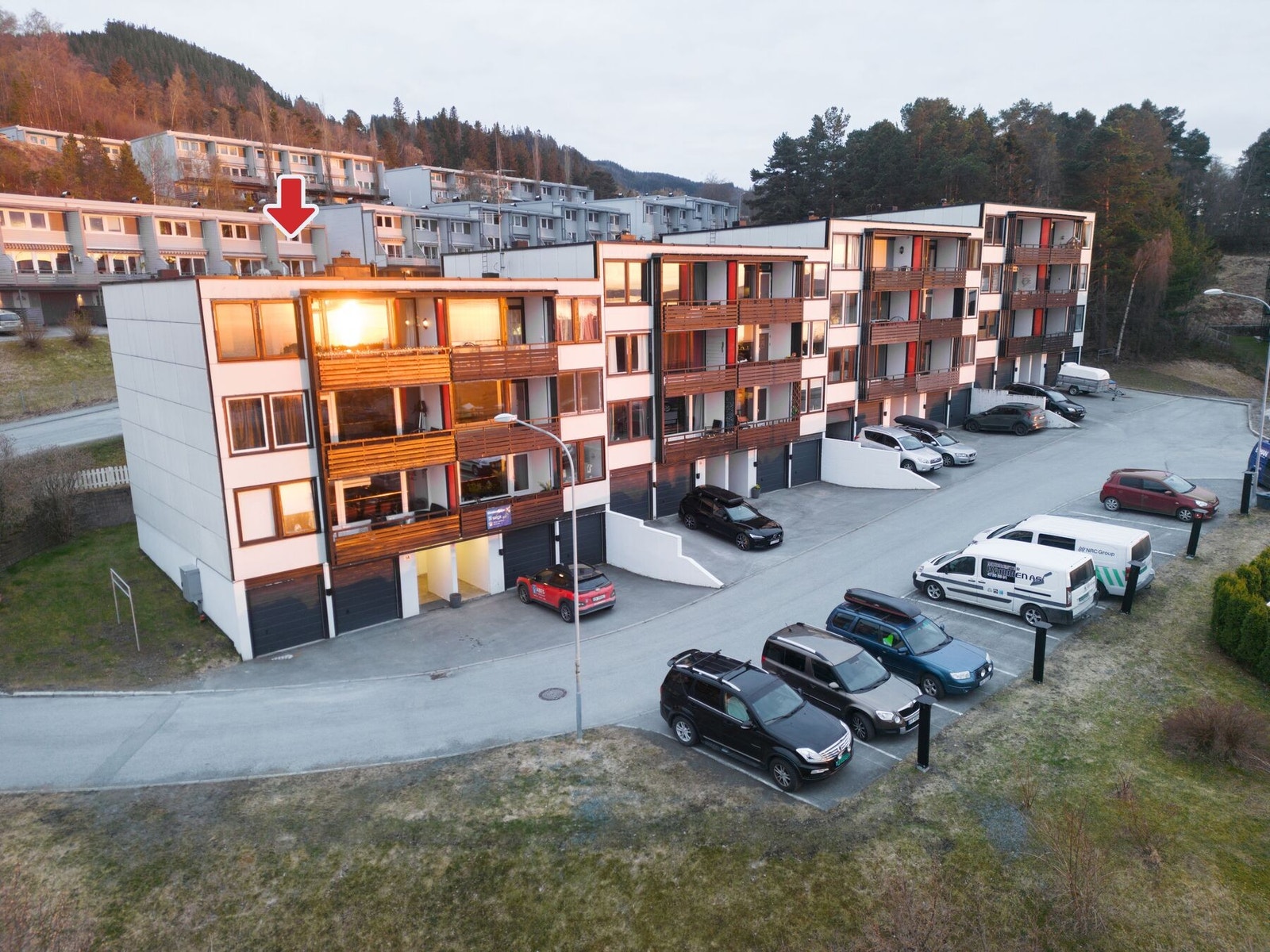 Dette er en flott leilighet i toppetasje og endebeliggenhet på populære Sjølyst. Galleribilde