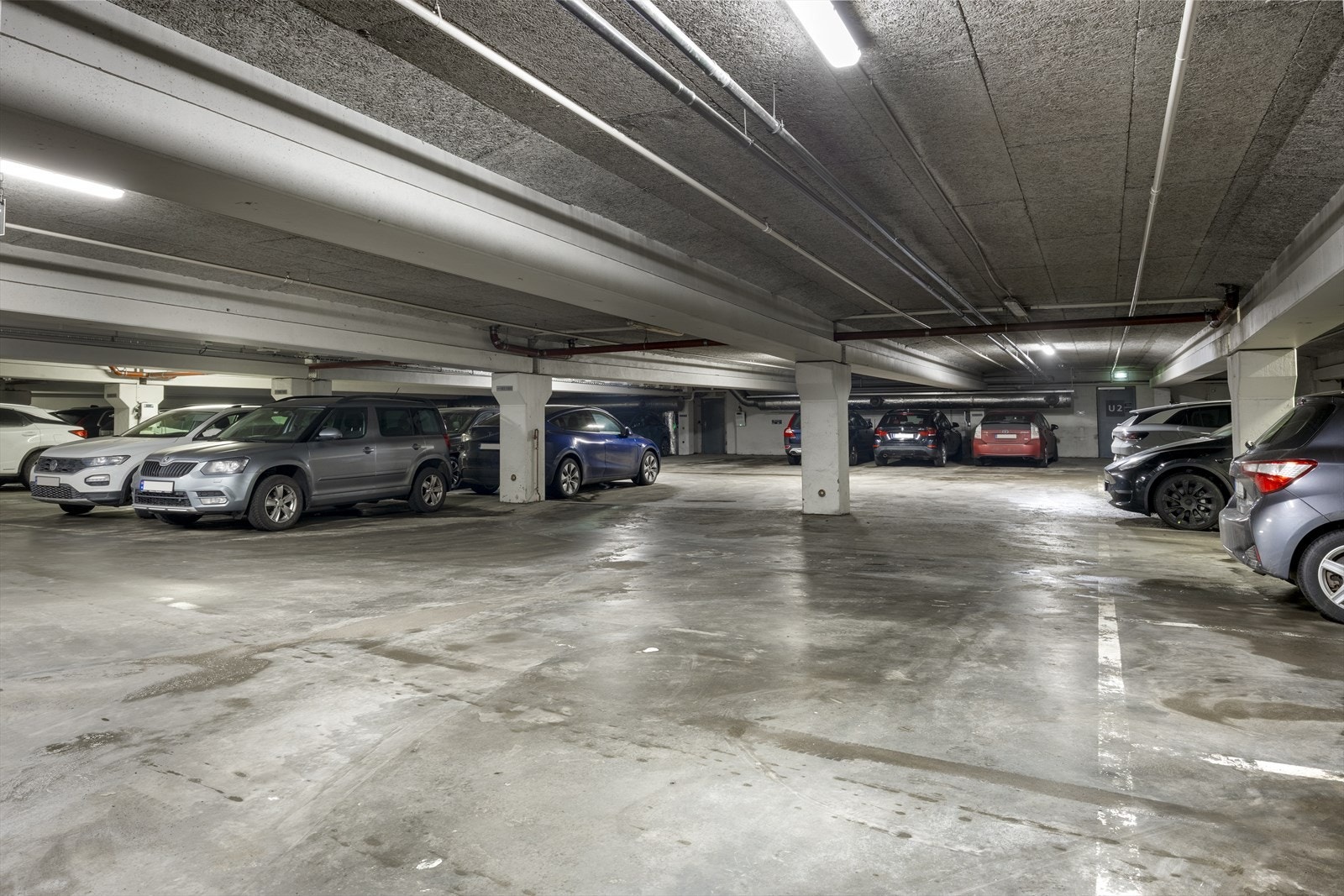 Det er mulighet for kjøp/leie av garasjeplass ved ledighet. Se salgsoppgaven for mer informasjon. Galleribilde