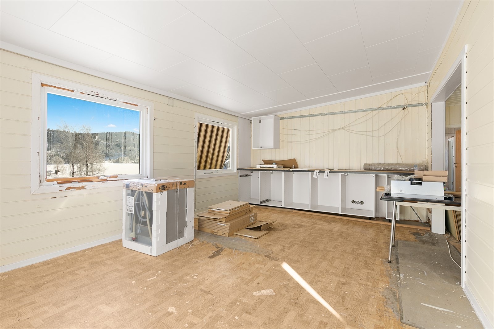 Nytt kjøkken påbegynt montering. Galleribilde