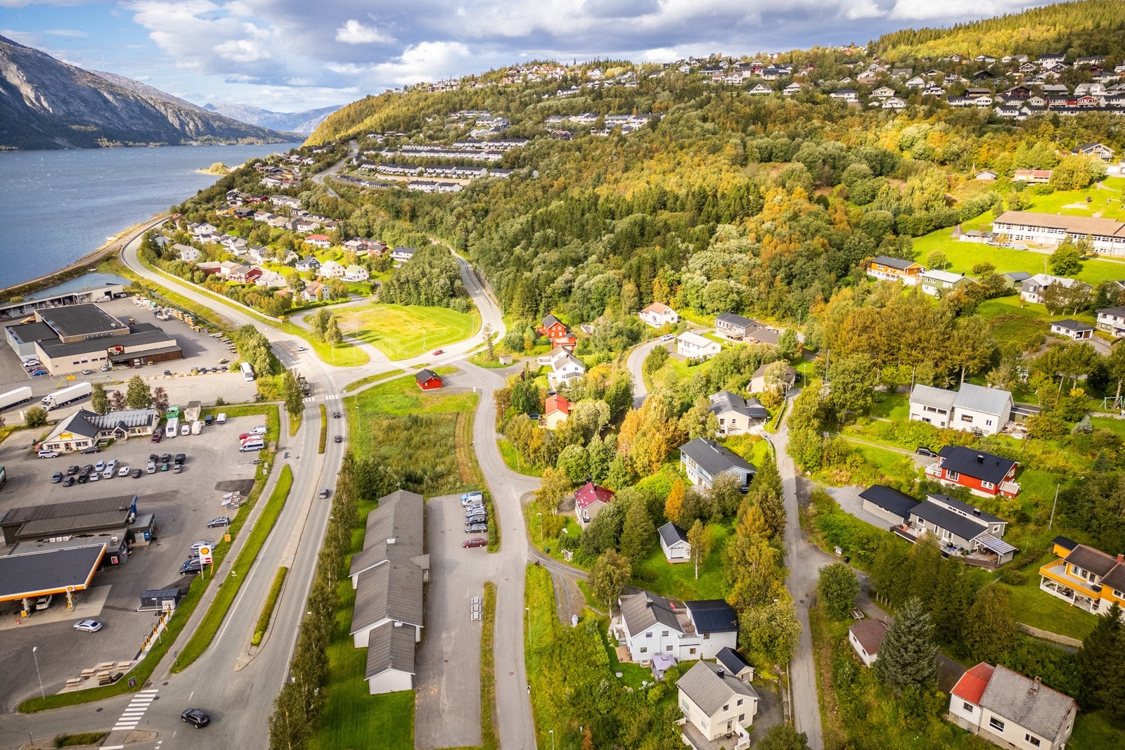 Her bor du med kort vei til daglivarehandelen, skoler og barnehager Galleribilde