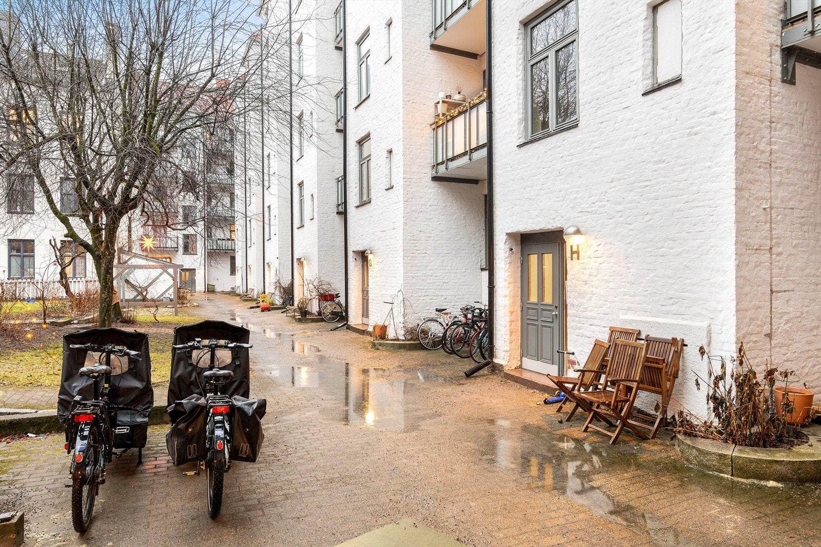 Borettslaget har en pent opparbeidet og rolig bakgård. Galleribilde