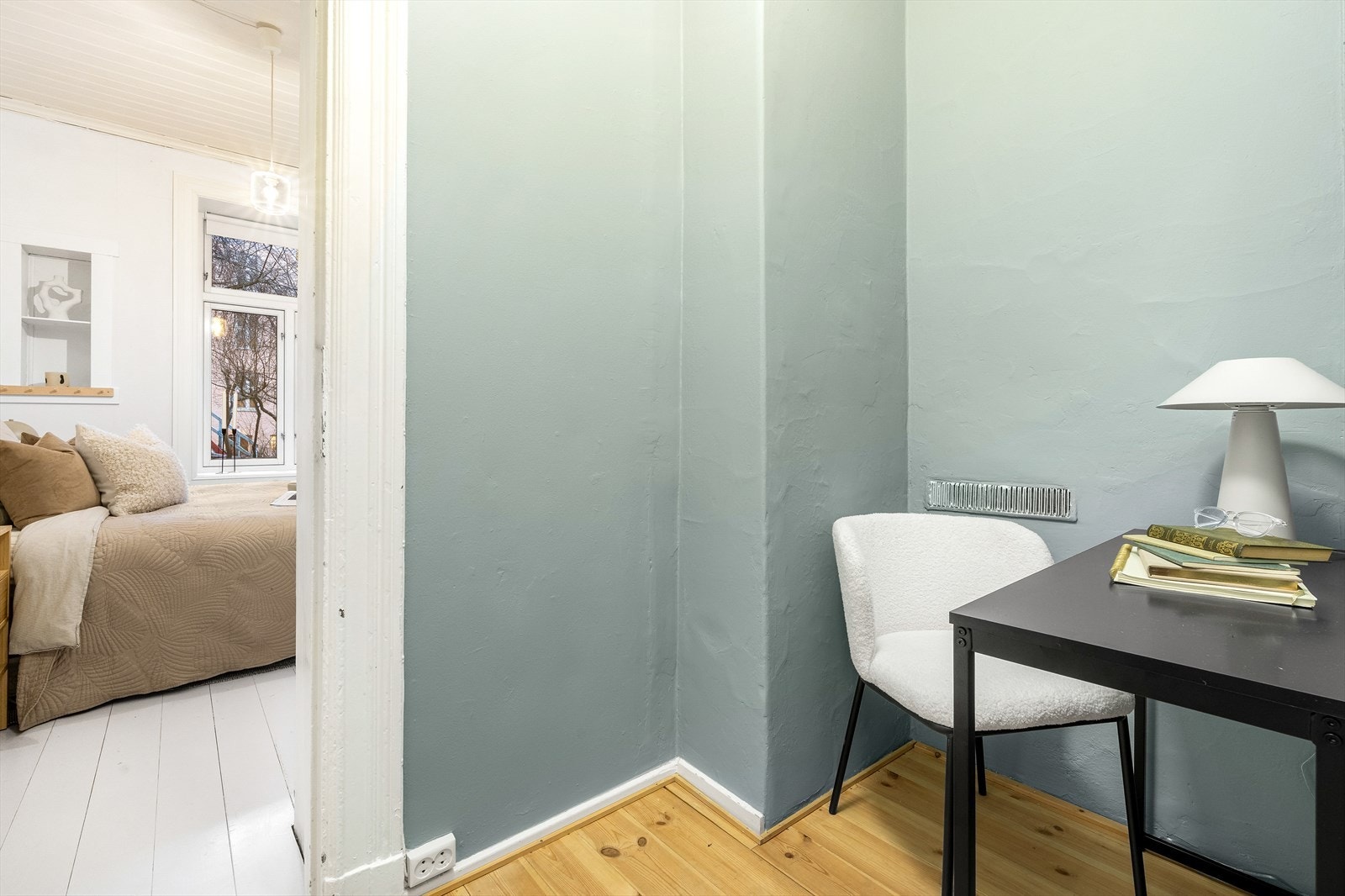 Gang mellom soverommene kan benyttes f.eks. til oppbevaring eller hjemmekontor. Galleribilde