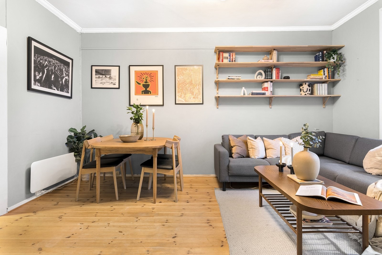 Leiligheten har en god planløsning som er enkel å innrede, samt god takhøyde og store vindusflater. Galleribilde