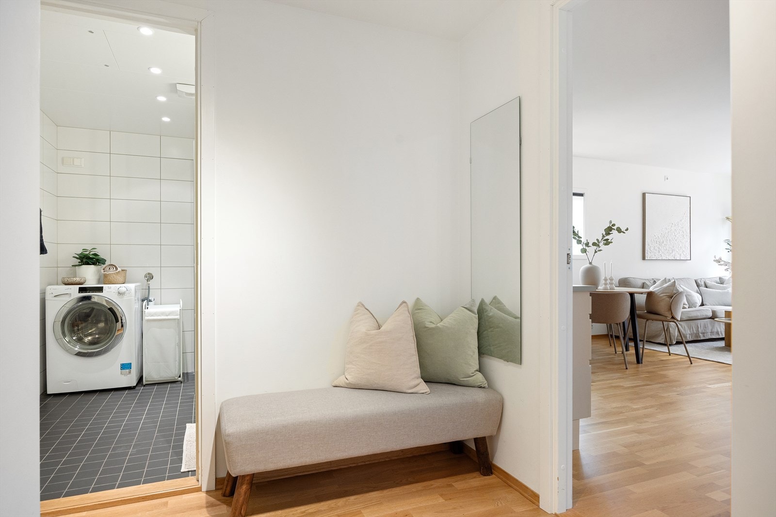 Fra gangen er det adkomst til baderom. Galleribilde