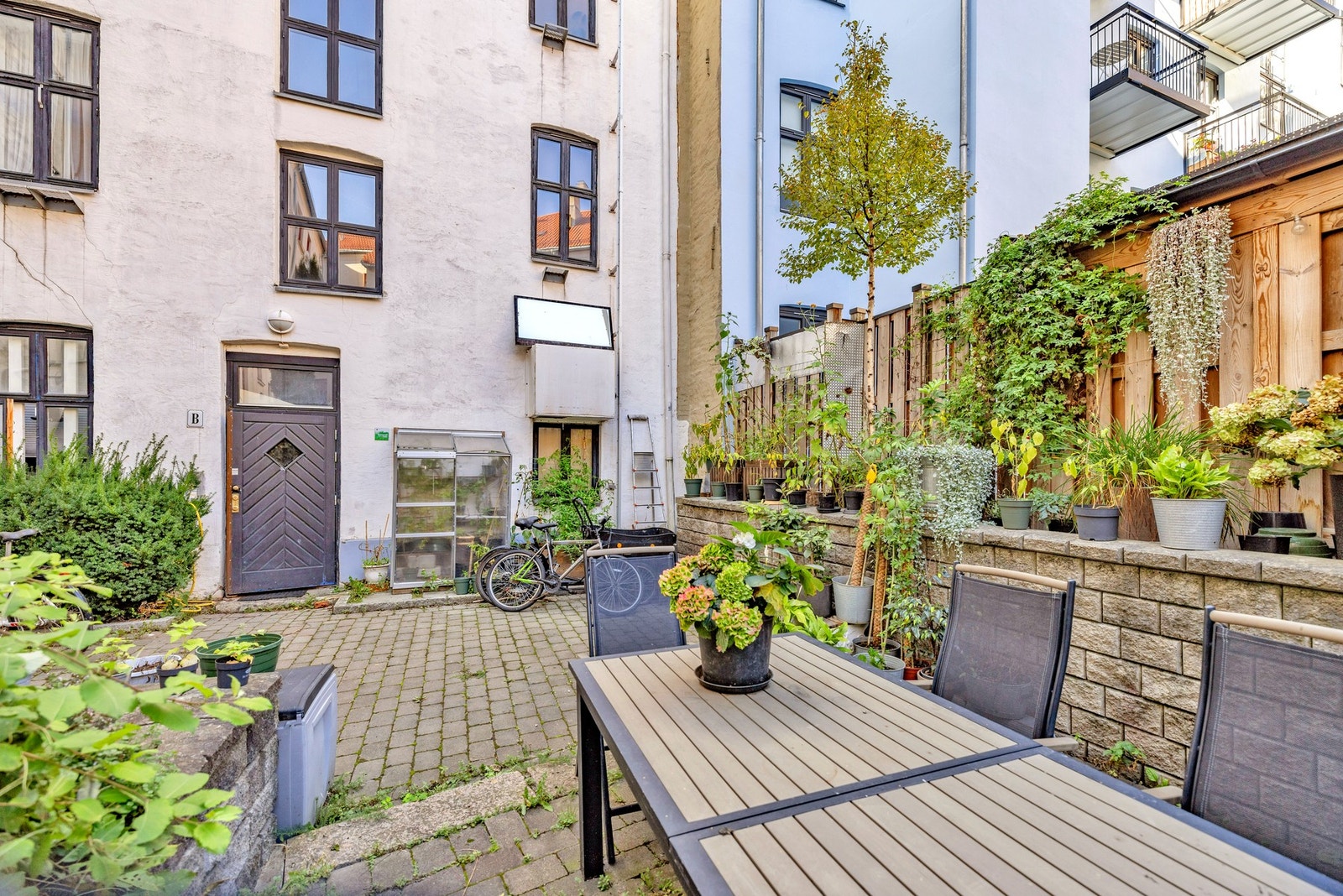 Indre gårdsrom Galleribilde