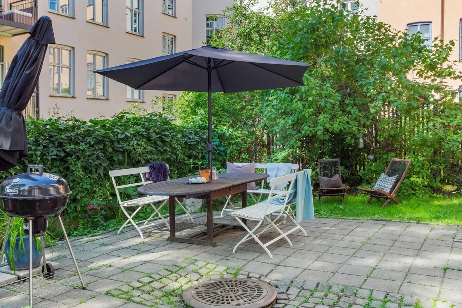 Her kan du nyte varme sommerdager med sol og grilling. Galleribilde