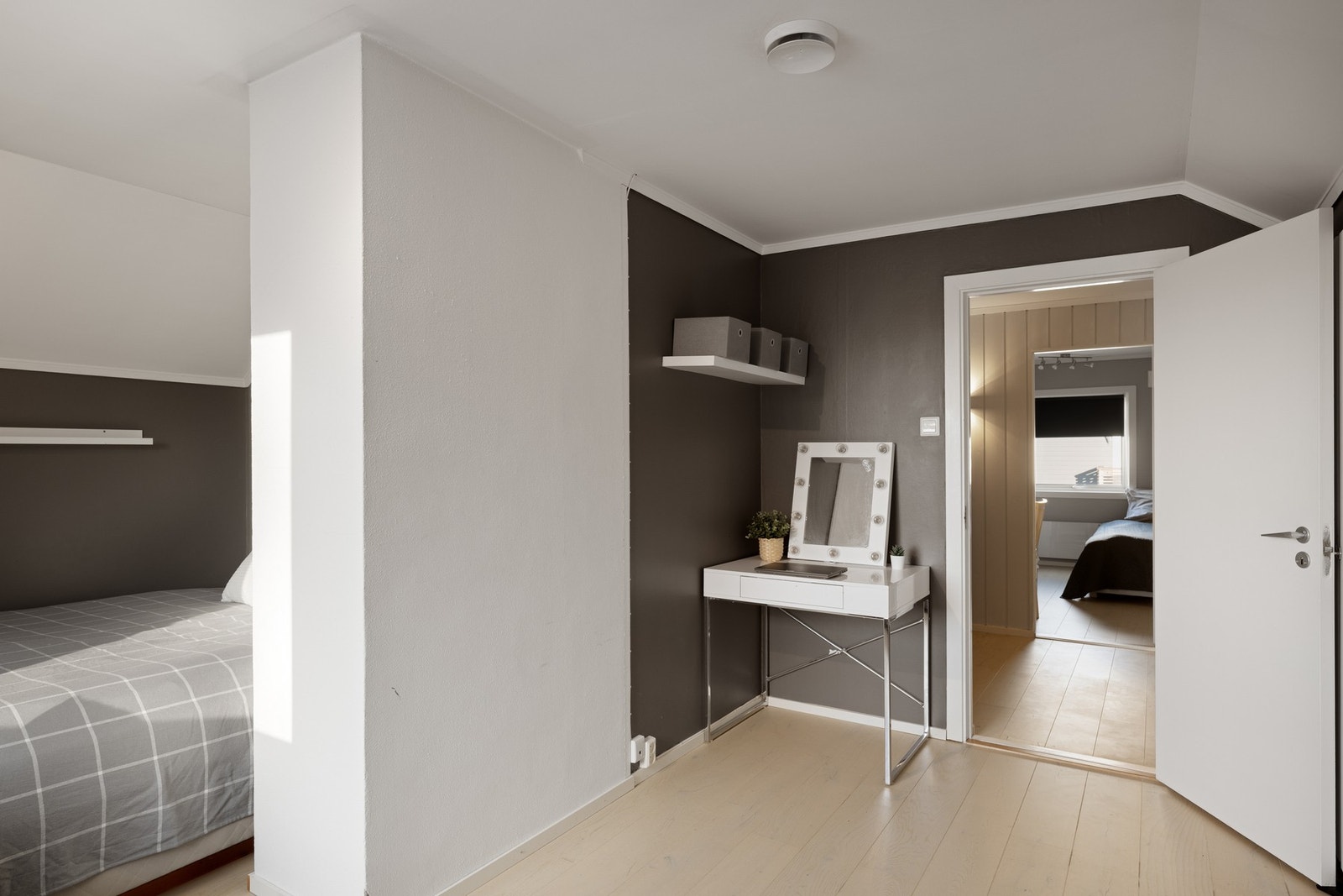 God plass til soveromsmøblement Galleribilde