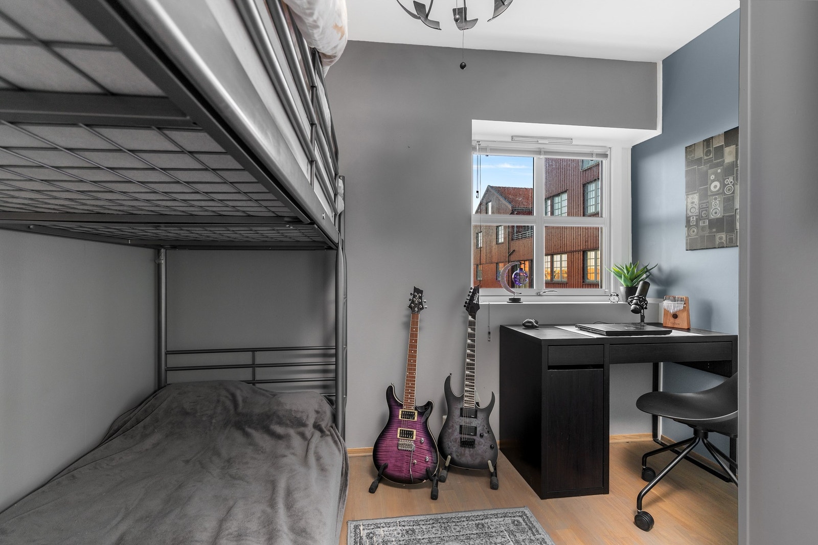 Soverommet kan fint benyttes som kontor eller barnerom hvis ønskelig. Galleribilde