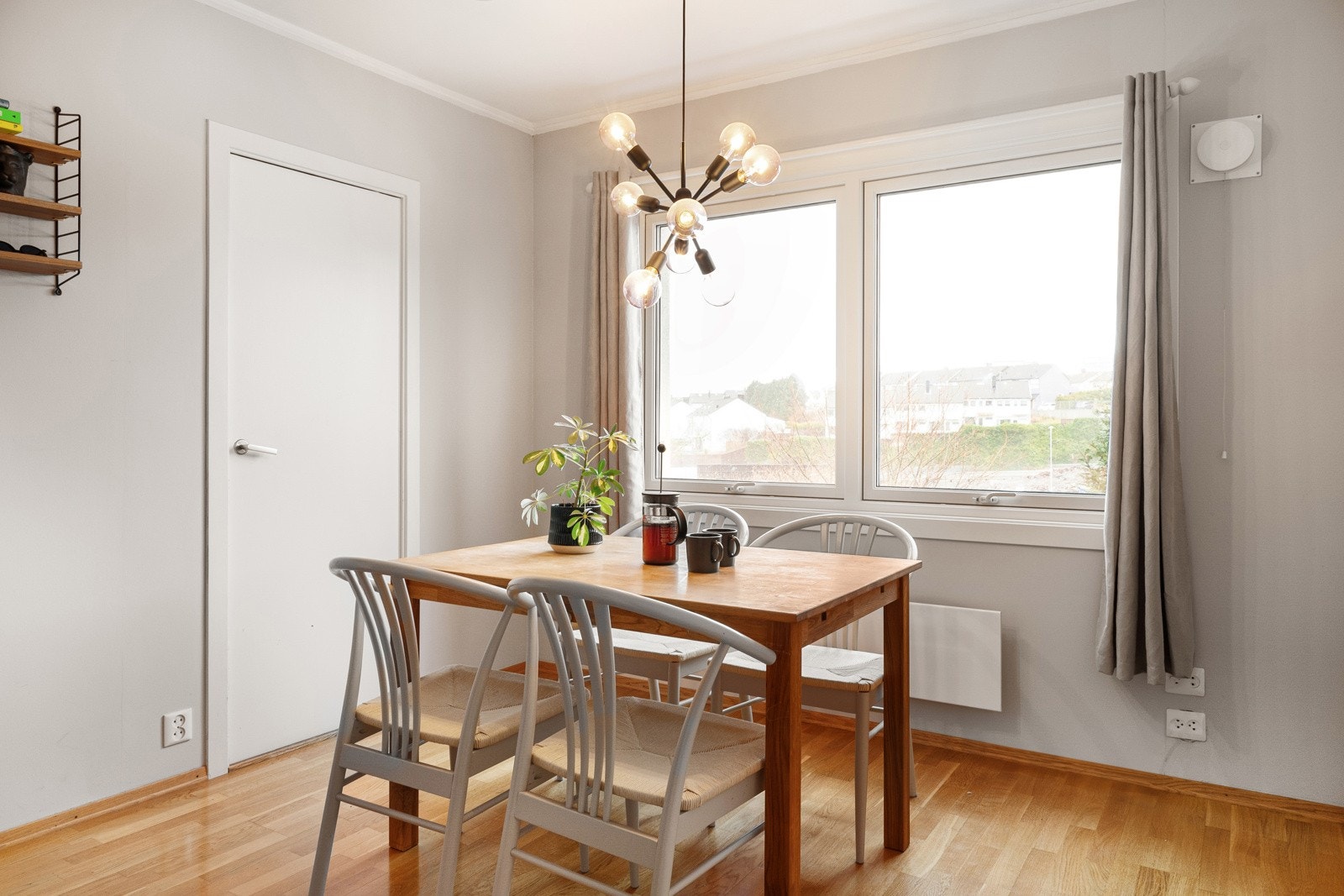 Den fine planløsningen gir et separat kjøkken med spiseplass. Galleribilde