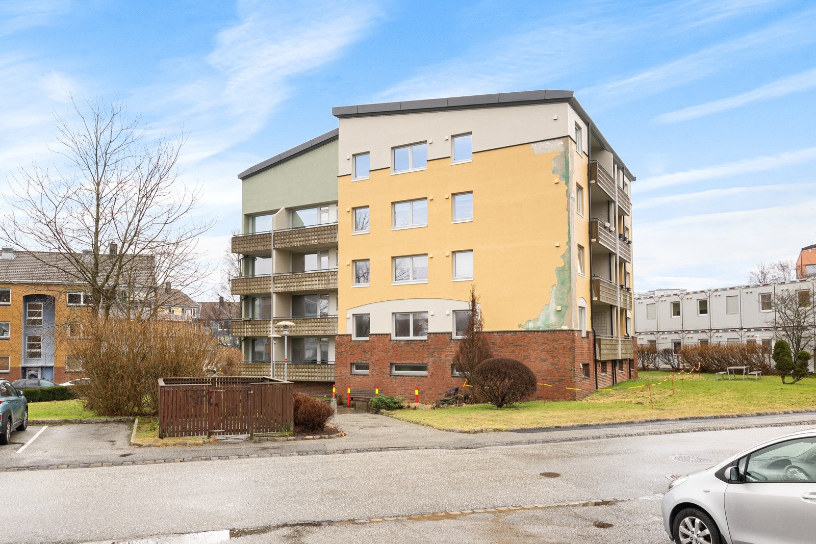 Her bor man sentralt, samtidig som området er stille og rolig med mye grønt mellom blokkene. Galleribilde