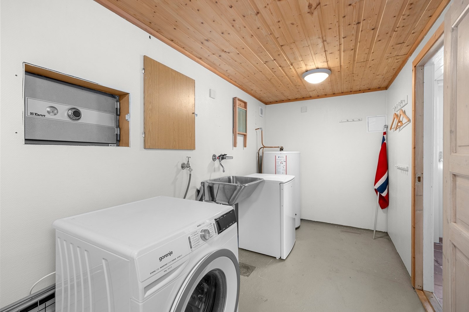 Vaskerom Galleribilde