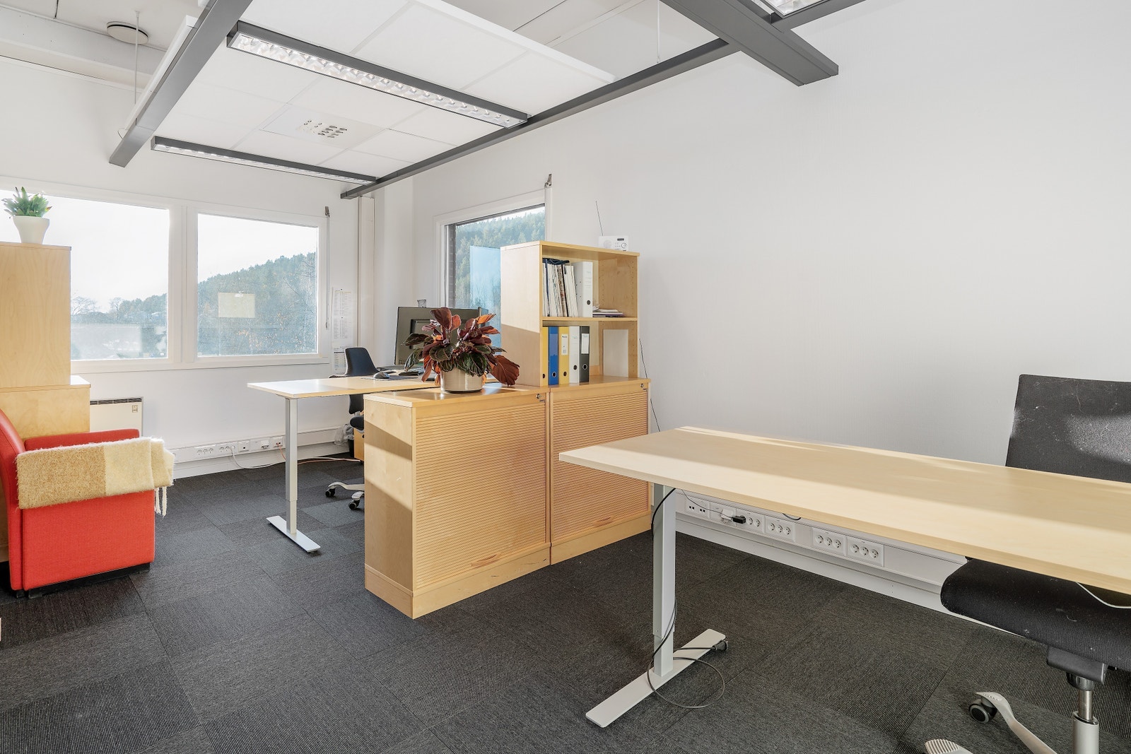 Praktisk og fornuftige kontorer. Galleribilde