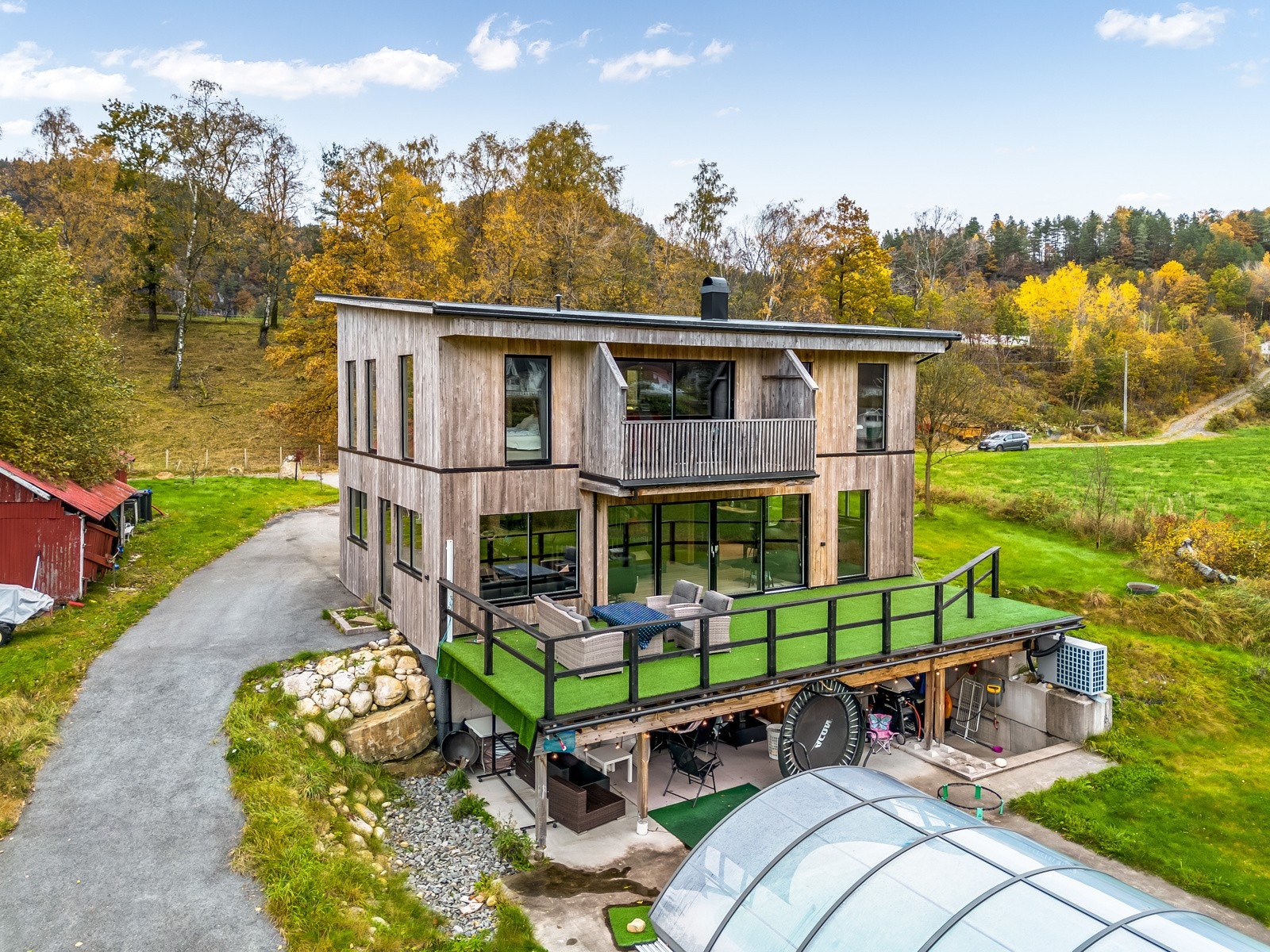 Vi har gleden av å presentere denne flotte eneboligen på Sira! Velkommen til Sira Gård 9! Galleribilde