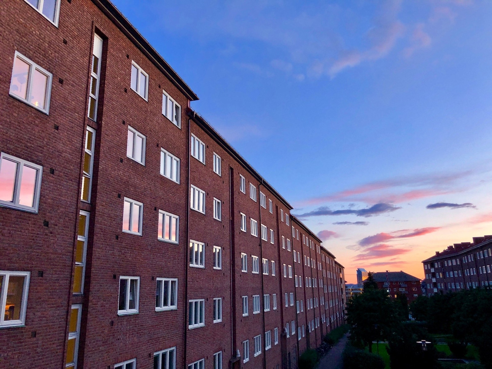 Her får du gleden av mange nydelige solnedganger og vakre himler! Galleribilde