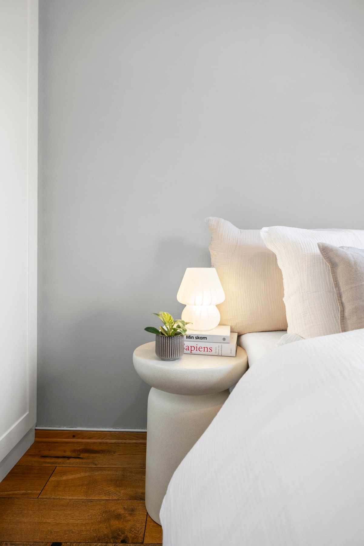 Her kan du enkelt trekke deg tilbake etter en lang dag på skole eller jobb og rommet inviterer til en god natts søvn. Galleribilde