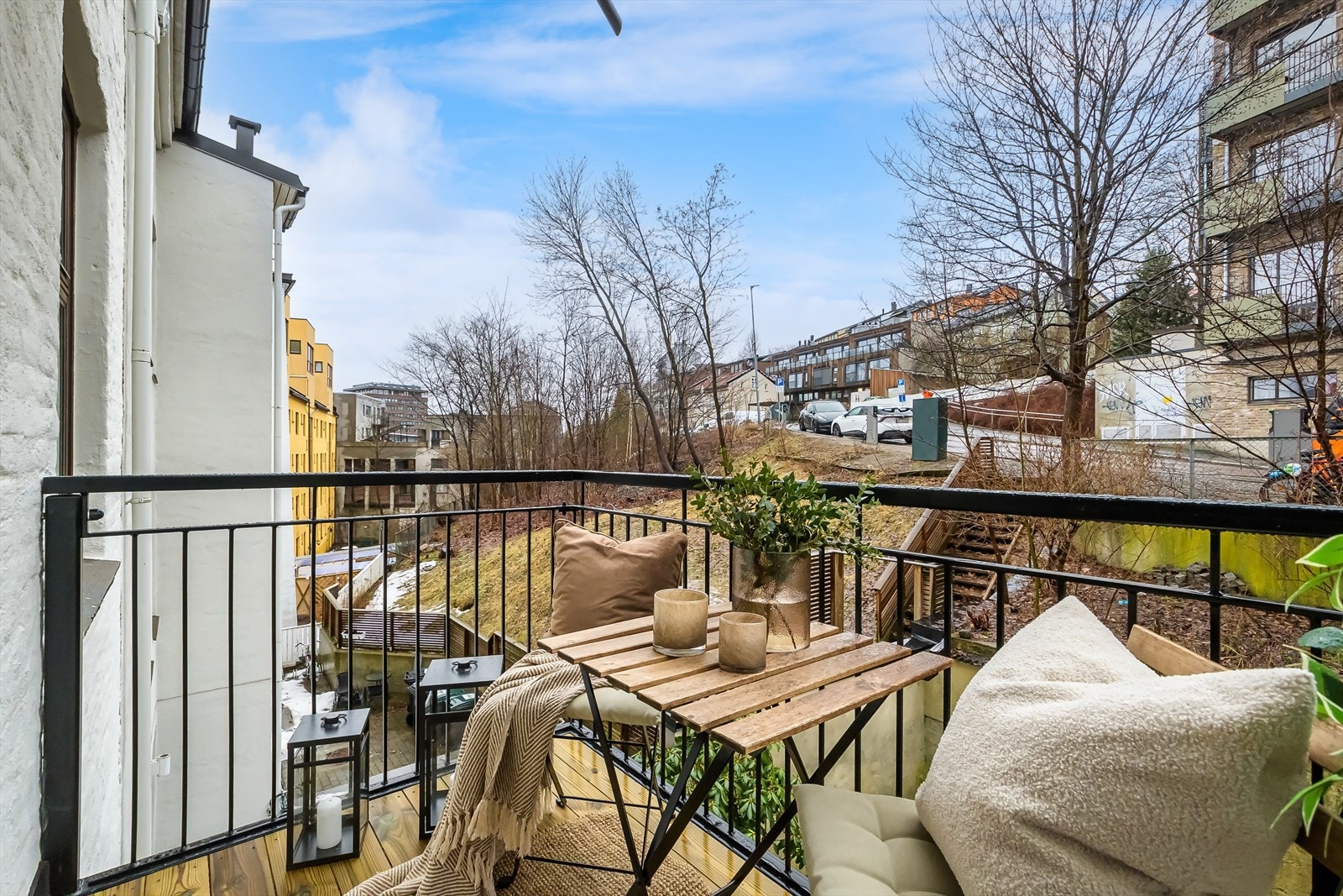 Her bor du sentralt og fint til på idylliske Kampen med kort vei til parker, kollektivtransport og servicetilbud. Galleribilde