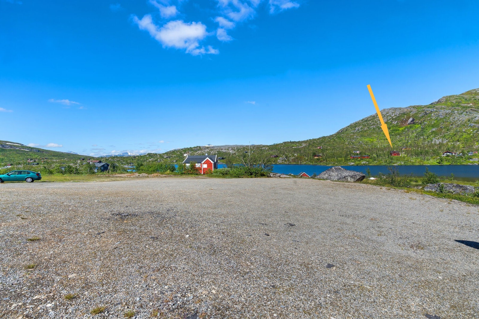 Parkeringsplass og beliggenhet hytte. Galleribilde